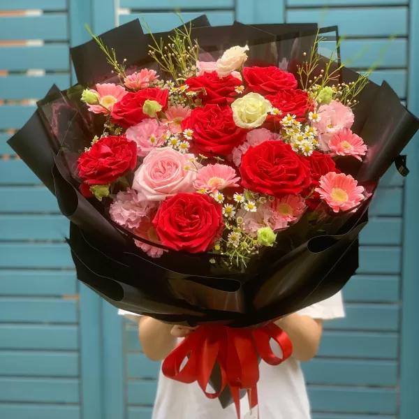 Bó hoa tặng mẹ đỏ hồng